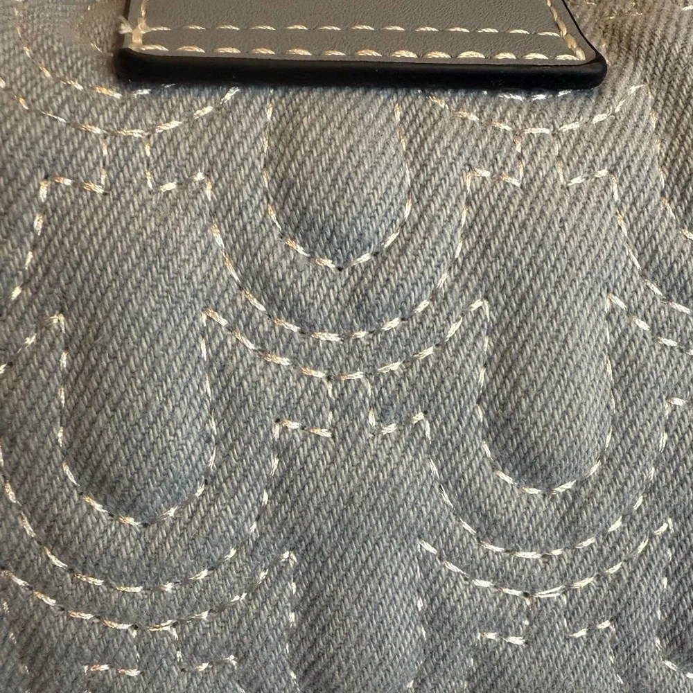 TRUE RELIGION QUILTED WOMENS SHOULDER BAG PURSE HOBO HANDBAG WITH HORSESHOE LOGO - Picture 12 of 16